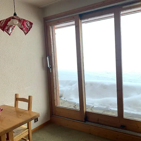 Skis Aux Pieds Apartment *